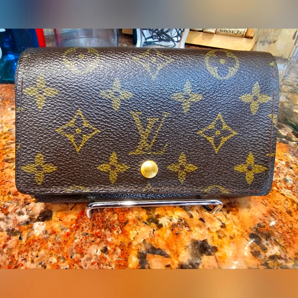 Louis Vuitton Portomonevier Tresor Wallet